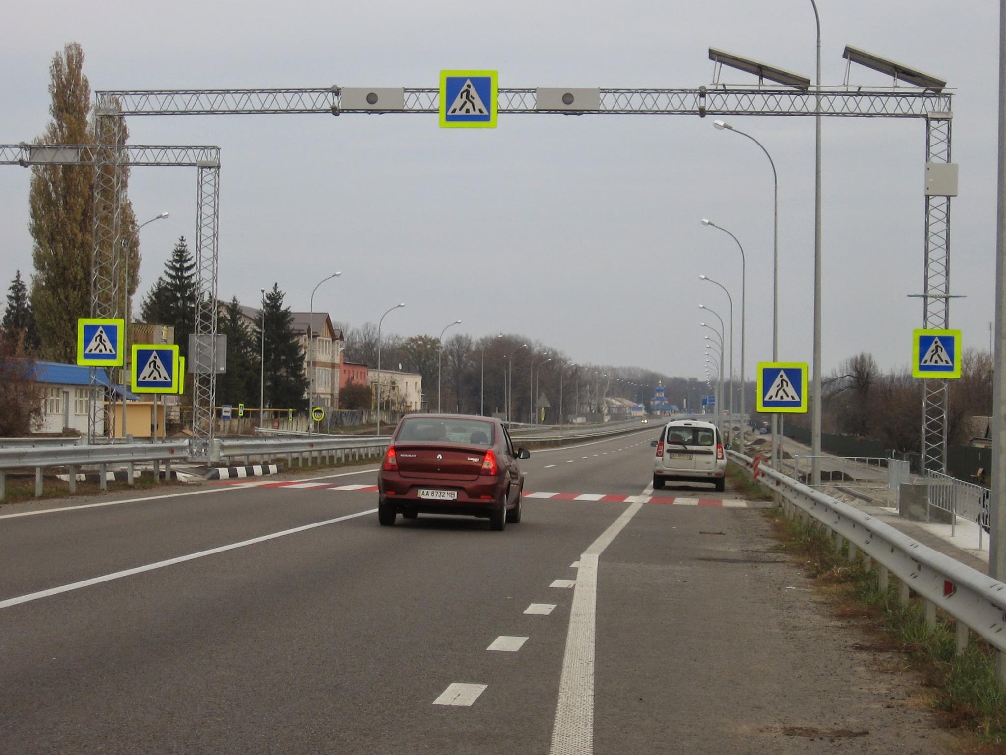 Освітлення пішохідного переходу на Харківській трасі Photo 2