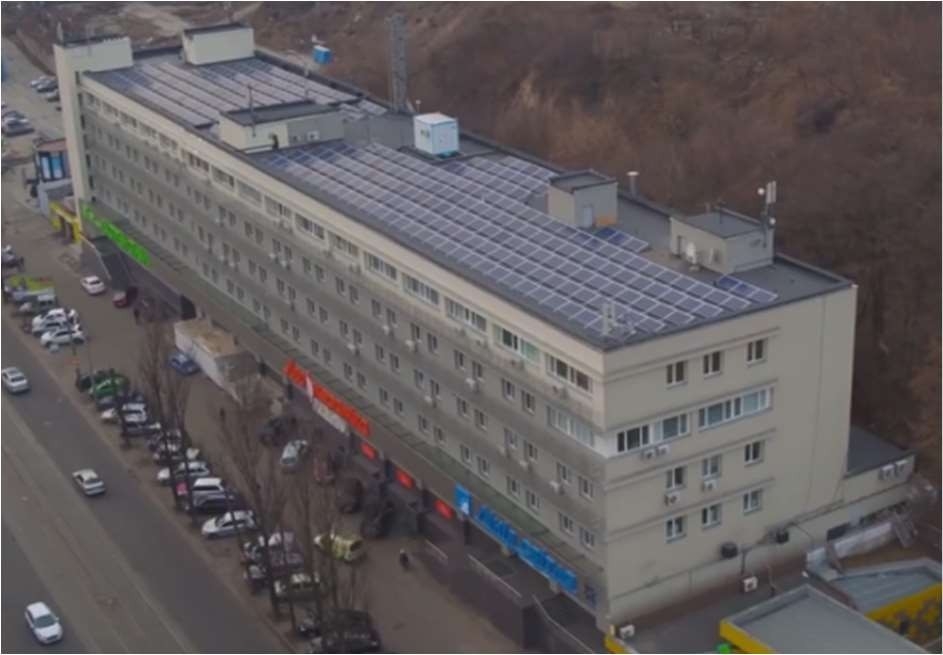 Первая в Киеве солнечная электростанция, которая работает по "зеленому тарифу"